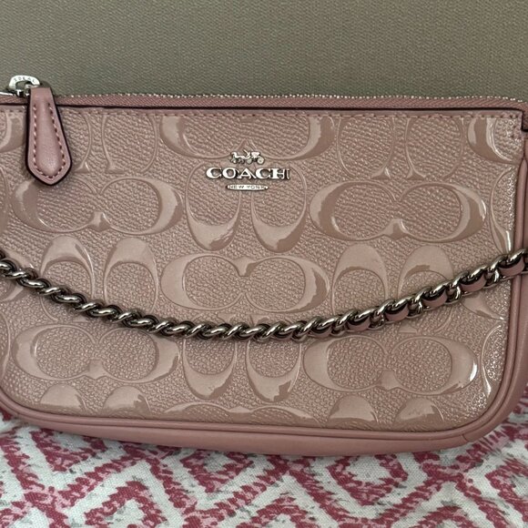 Coach Signature Debossed LG Wristlet with Chain BLUSH MINT #F22698 Never used - Picture 3 of 15